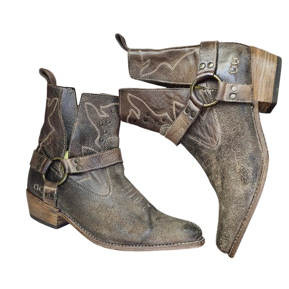Bedstu Canada Western distressed leather v-cut ankle harness women's boots Sz 8 - Picture 3 of 13
